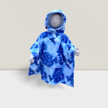 Load image into Gallery viewer, Child mannequin wearing a hooded blanket made from a sky design printed fleece with front pocket